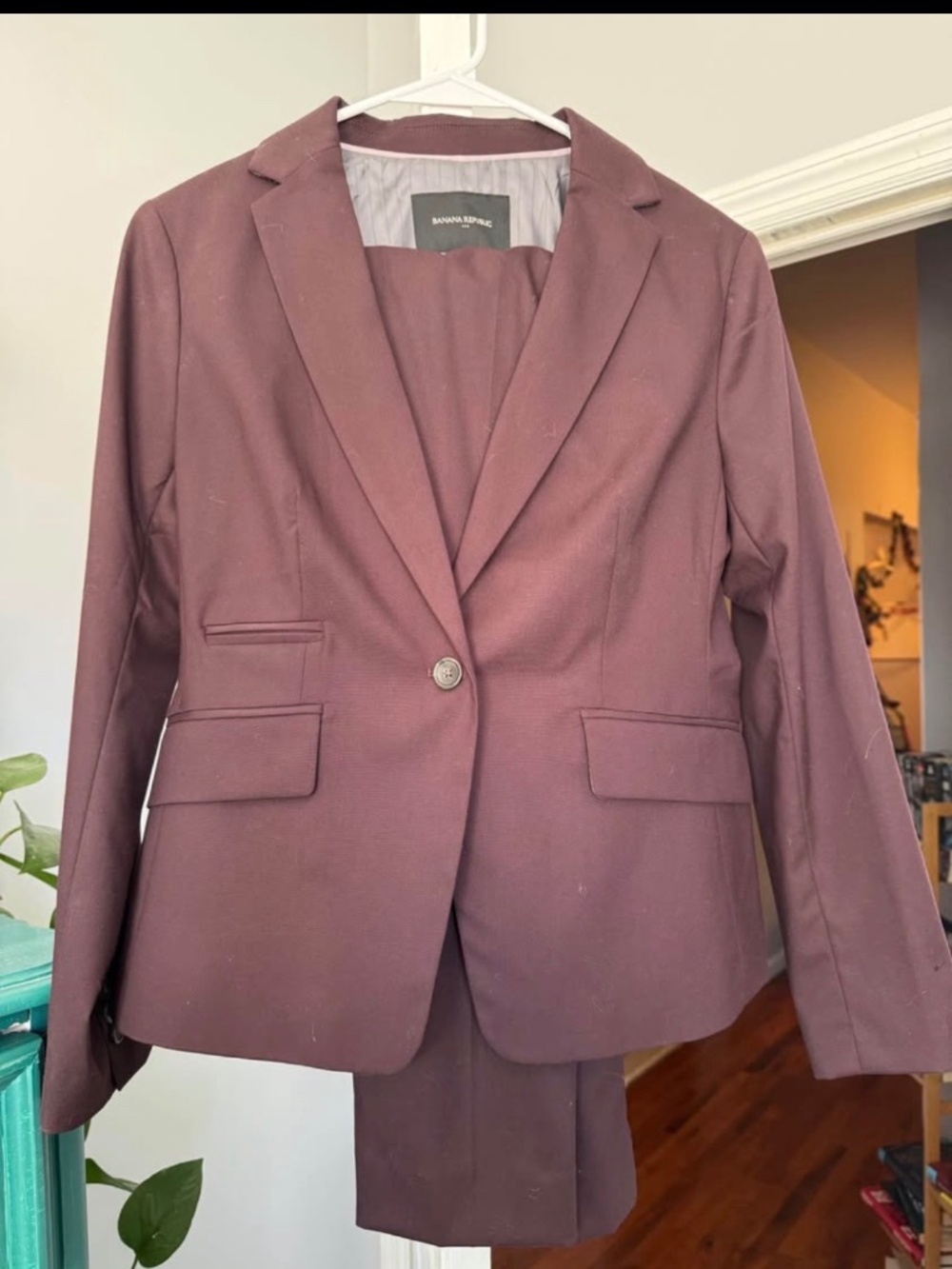 Banana Republic 2-Piece Burgundy Women’s Suit